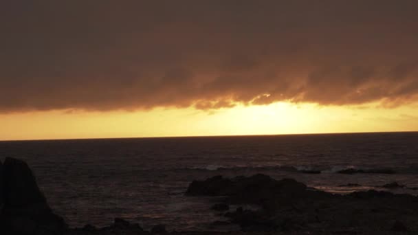 Pôr Sol Romântico Sobre Costa Rochosa Oceano Pacífico Deserto Atacama — Vídeo de Stock
