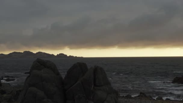 Романтический Закат Над Скалистым Побережьем Тихого Океана Пустыне Атакама Чили — стоковое видео