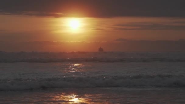 Romântico Pôr Sol Sobre Uma Praia Areia Costa Oceano Pacífico — Vídeo de Stock
