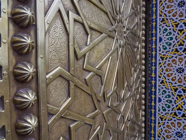 Κλείσιμο Του Διακοσμητικού Μοτίβου Αραβικό Στυλ Σχεδιασμού Των Χρυσών Θυρών — Φωτογραφία Αρχείου