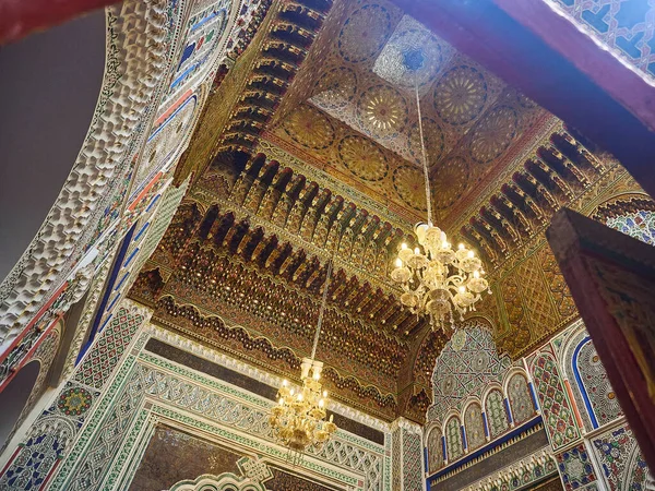 Artful Αραβικό Στυλ Οροφή Διακοσμητικό Σχέδιο Χρυσό Χρώμα — Φωτογραφία Αρχείου