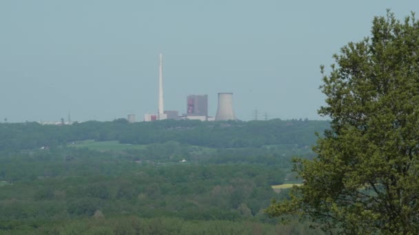 Usina Carvão Produzindo Eletricidade Mas Também Emitindo Dióxido Carbono Que — Vídeo de Stock