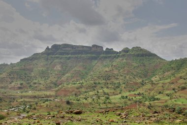 Kuzey Etiyopya, Afrika 'daki gözlerden uzak Simien Dağları Ulusal Parkı manzarası.