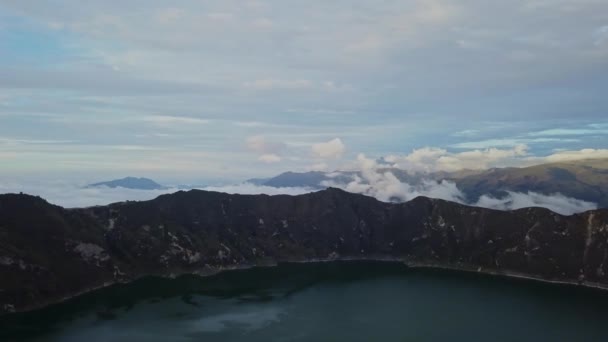 Aérea Laguna Quilotoa Bucle Quilotoa Las Montañas Andes Ecuador Lago — Vídeos de Stock