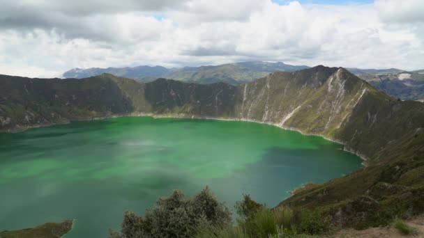 Laguna Quilotoa Lago Cráter Lleno Agua Volcán Más Occidental Los — Vídeos de Stock