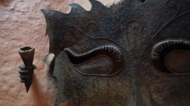 Villa de Leyva, Kolombiya - 04 13 2023: Casa Terracota Kolombiya 'da popüler bir seyahat merkezi olan kil ve seramik ile inşa edilmiş bir ev.