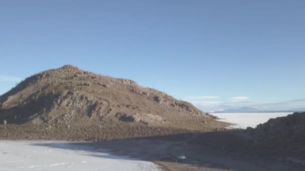 Aerial Drone Shot Salar Uyuni Salt Lake Isla Pescado Fish — Stock Video