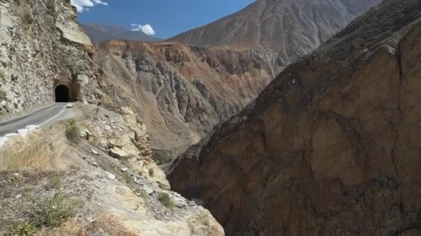 Estrada Através Cânone Del Pato Longo Desfiladeiro Profundo Nos Andes — Vídeo de Stock
