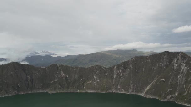 Aérea Laguna Quilotoa Bucle Quilotoa Las Montañas Andes Ecuador Lago — Vídeos de Stock