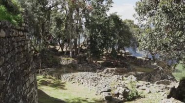 Kuelap, Peru - 06 01 2019: Eski kayıp şehir Kuelap 'ın tarihi arkeolojik alanı, Perus And Dağları' nın yüksek rakımlarında antik ve yerli İnka 'nın bir yerleşimi.
