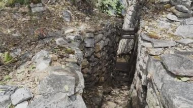 Kuelap, Peru - 06 01 2019: Eski kayıp şehir Kuelap 'ın tarihi arkeolojik alanı, Perus And Dağları' nın yüksek rakımlarında antik ve yerli İnka 'nın bir yerleşimi.