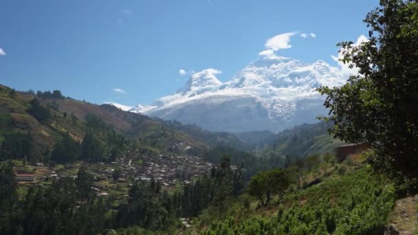 Snötäckta Bergstoppar Cordillera Blanca Höga Andes Bergen Cordillera Blanca Huascaran — Stockvideo
