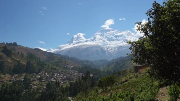 Заснеженные Горные Вершины Cordillera Blanca Горах Кордильеры Бланка Huascaran Перу — стоковое видео