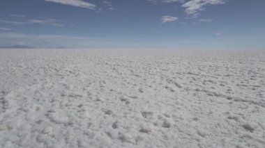 Salar de Uyuni tuz gölü, adanın etrafında, balık adası, dünyanın en büyük tuz dairesi, And Dağları 'ndaki Altiplano' nun yüksek irtifasında, Bolivya 'da..