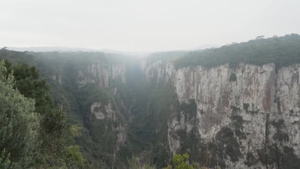 Cañón Itaimbezinho Parque Nacional Aparados Serra Ubicado Cordillera Serra Geral — Vídeos de Stock