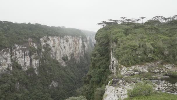 Φαράγγι Itaimbezinho Στο Εθνικό Πάρκο Aparados Serra Που Βρίσκεται Στην — Αρχείο Βίντεο