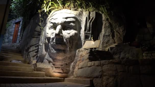 Aguas Calientes Περού 2023 Τεχνητά Γλυπτά Και Αγάλματα Νύχτα Στο — Αρχείο Βίντεο