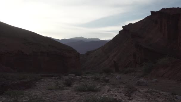 Wunderschöne Trockene Wüstenlandschaft Von Cafayate Entlang Der Quebrada Las Conchas — Stockvideo