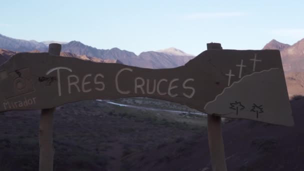 Tres Cruces Der Wunderschönen Trockenen Wüstenlandschaft Von Cafayate Entlang Der — Stockvideo