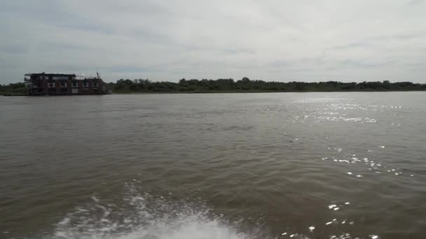 Speedboot Racend Een Tropische Rivier Bij Porto Jofre Wetlands Van — Stockvideo