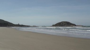 Brezilya 'daki Atlantik Okyanusu' nun sahil şeridi boyunca kumları patlatan rüzgar..