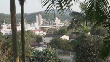 Blumenau, Brezilya - 08 11 2019: Güney Amerika bira festivalinin başkenti Brezilya 'daki Blumenau' nun tipik Alman mimarisi.