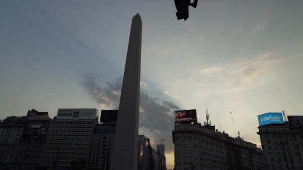 Buenos Aires Argentinien 2019 Der Berühmte Weiße Obelisk Obelisco Auf — Stockvideo