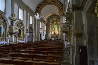 Peneda, Portekiz - 09 28 2022: Santuario de Nossa de Peneda kilisesinin içi, Portekiz 'in kuzeyindeki dağların derinliklerinde yer alan güzel eski bir kilise..