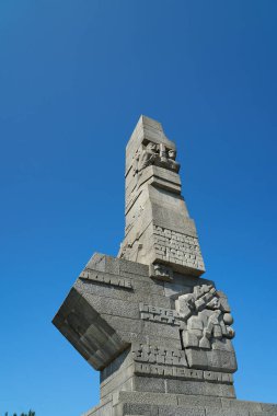 Gdansk, Polonya - 06 26 2023: İkinci Dünya Savaşı 'nın başladığı Westerplatte' deki Beton Savaş Anıtı, Polonya 'daki Nazilerin Baltık Denizi kıyısındaki saldırısıyla başladı..