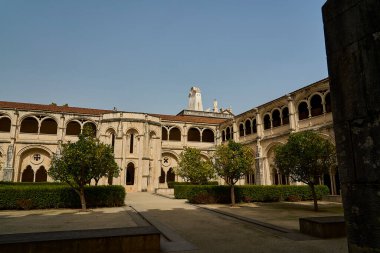 Alcobaca, Portekiz - 10 04 2022: Eski tarihi Katedral Mosteiro de Santa Maria de Alcobaca 'nın dışı, Unesco dünya mirası.