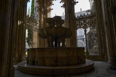 Batalha, Portekiz - 10 05 2022: Mosteiro de Santa Maria de Vitoria, Zafer Manastırı, gotik tarzda inşa edilmiş büyük bir Dominik manastırı..