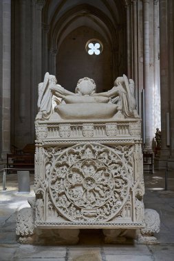 Alcobaca, Portekiz - 10 04 2022: Eski tarihi Katedral Mosteiro de Santa Maria de Alcobaca 'nın içi, Unesco dünya mirası, .