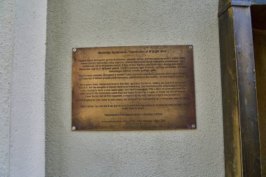 Vilnius, Litvanya - 06 28 2023: Litvanya 'da popüler bir seyahat merkezi olan Vilnius' un tarihi eski kasabası.