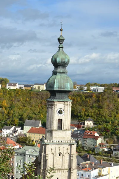 Церковь Большими Часами Башне Центре Города Бургхаузен — стоковое фото