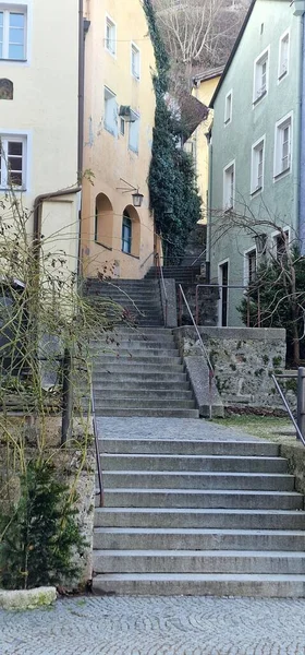 Muitas Escadas Que Levam Diferentes Portas Frente — Fotografia de Stock