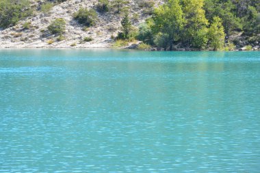 Almanya 'da açık mavi suyu olan göl