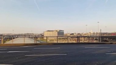 Köln Bonn Havaalanı Kalkış Terminali Giriş ve Çıkış