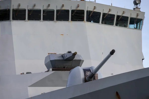 陸軍の戦艦だ 陸軍軍艦の大砲 — ストック写真
