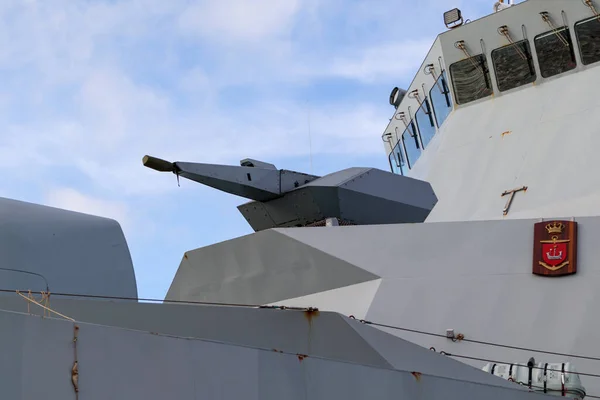 軍事軍艦の接近 Nato軍船の大砲 ラトビアのリガ 2022年10月30日 — ストック写真