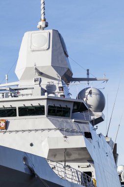 Radarlı askeri savaş gemisi. Riga, Letonya - 30 Ekim 2022.