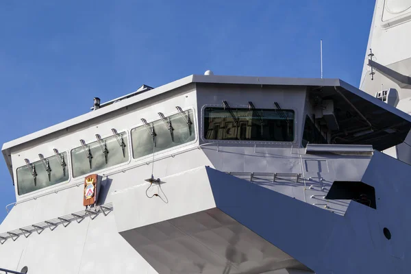 軍の軍艦の船長の小屋の閉鎖 ラトビアのリガ 2022年10月30日 — ストック写真