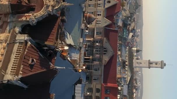 Vídeo Vertical Vuelo Sobre Parte Histórica Ciudad Lviv Vista Aérea — Vídeo de stock