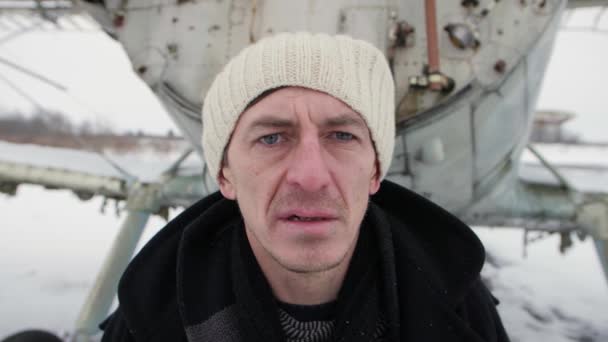 Caucasian Man Looking Forward Desolated Sadness Background Old Broken Plane — Vídeos de Stock