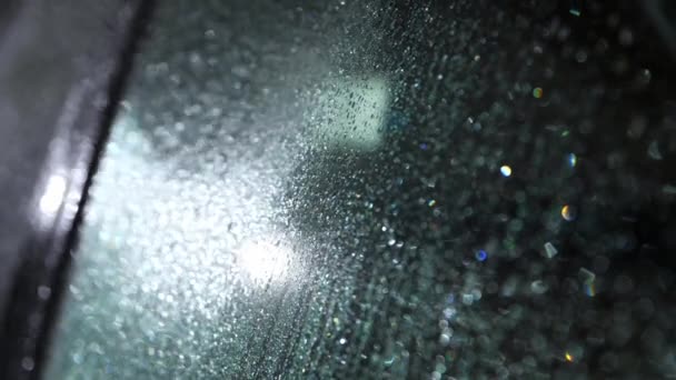 Zamknij Drzwi Krople Wody Spływają Szybie Samochodu Używanie Myjki Wysokociśnieniowej — Wideo stockowe