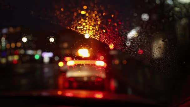 Vertical Video Blurred Background Night City Traffic Windshield Car Wet — Stock Video