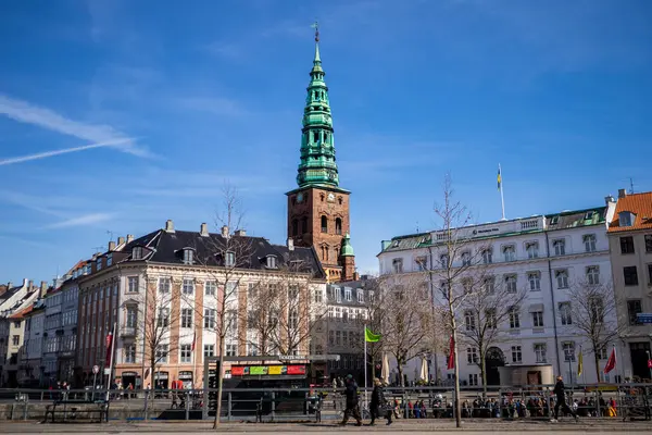 Sonbaharda Kopenhag 'ın ortasındaki eski belediye binası.