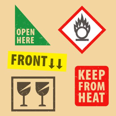 Kırılgan etiket seti ısı ve kasa simgesi ambalaj sembolleri işaretinden korunuyor, burayı açın ve karton arka planda kasa kauçuk damgası ile halledin. Pakette kullan.