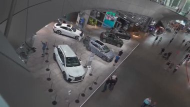 28 Ağustos 2022. Münih. Almanya. BMW Welt 'in içi, müşteriler için çok işlevli bir sergi merkezi. BMW Deutschland. Bayerische Motoren Werke AG. Münih 'in BMW Dünya Ticaret Merkezi. 