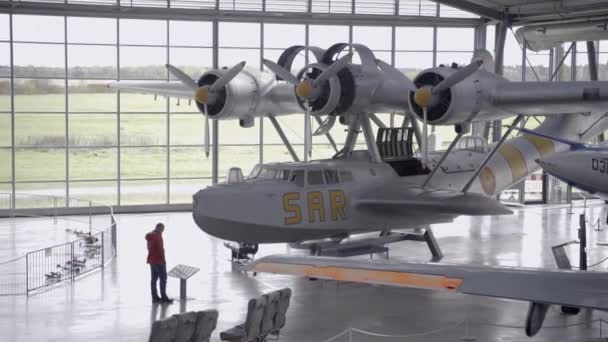 2022年10月23日 ドイツだ ミュンヘンだ ドイツ博物館フラグヴェルフト シュライスハイム ドイツ航空博物館と航空機 空港の領土に博物館 60機とヘリコプターのヴィンテージコレクション — ストック動画