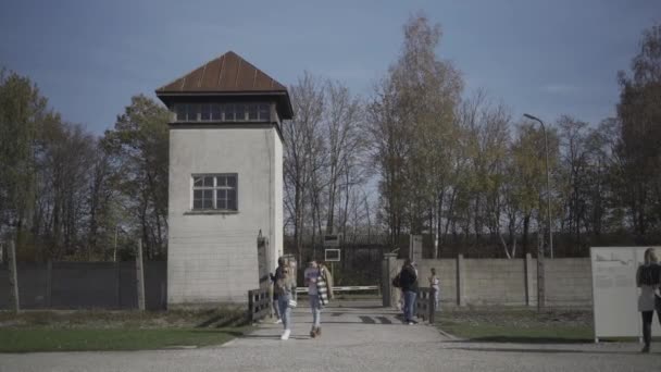 2022年10月30日 ドイツだ ダチョウだ 強制収容所跡地 ダッハウ ナチス強制収容所 第二次世界大戦 死の強制収容所 史跡や博物館 バイエルン州 — ストック動画